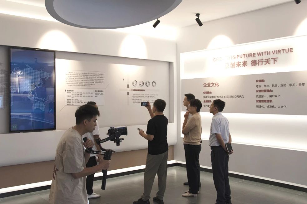 实力见证！汉德空压机受邀惠州电视台专访，讲述中国智造标杆故事