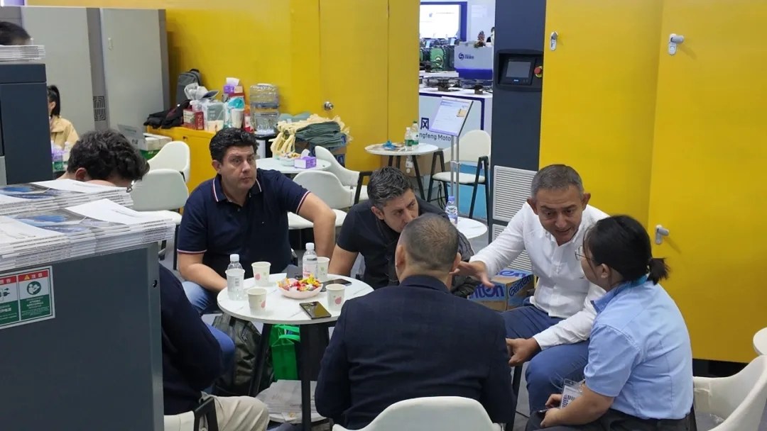 直击现场 | 汉德空压机闪耀2025上海压缩机展，首日盛况空前！